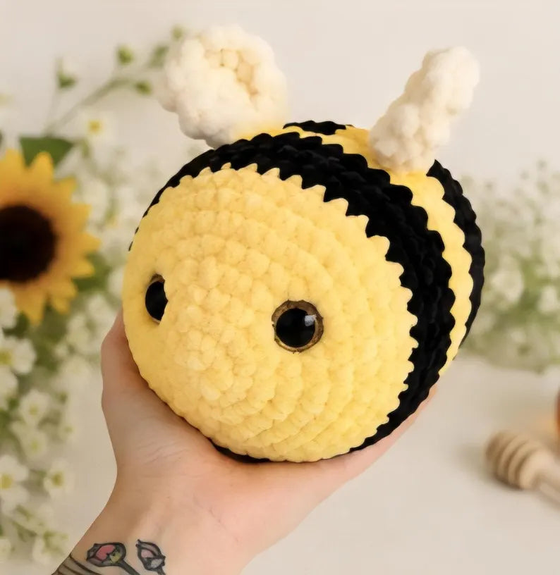 Bumblebee Crochet Plush, Chunky Velvet