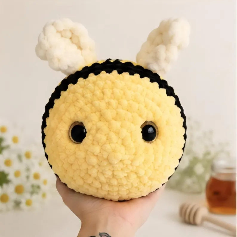 Bumblebee Crochet Plush, Chunky Velvet
